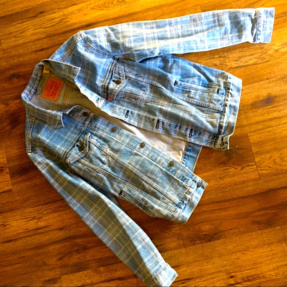 COPY - Levi’s plaid trucker jacket